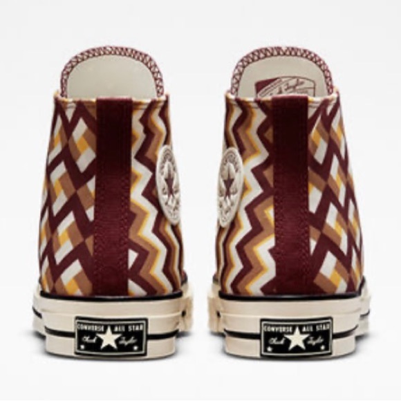 Classic High Top Converse Unisex - Picture 2 of 6